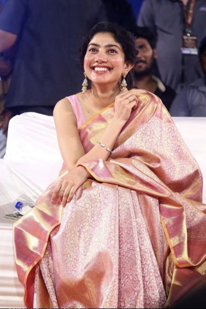 Sai Pallavi pink saree style 