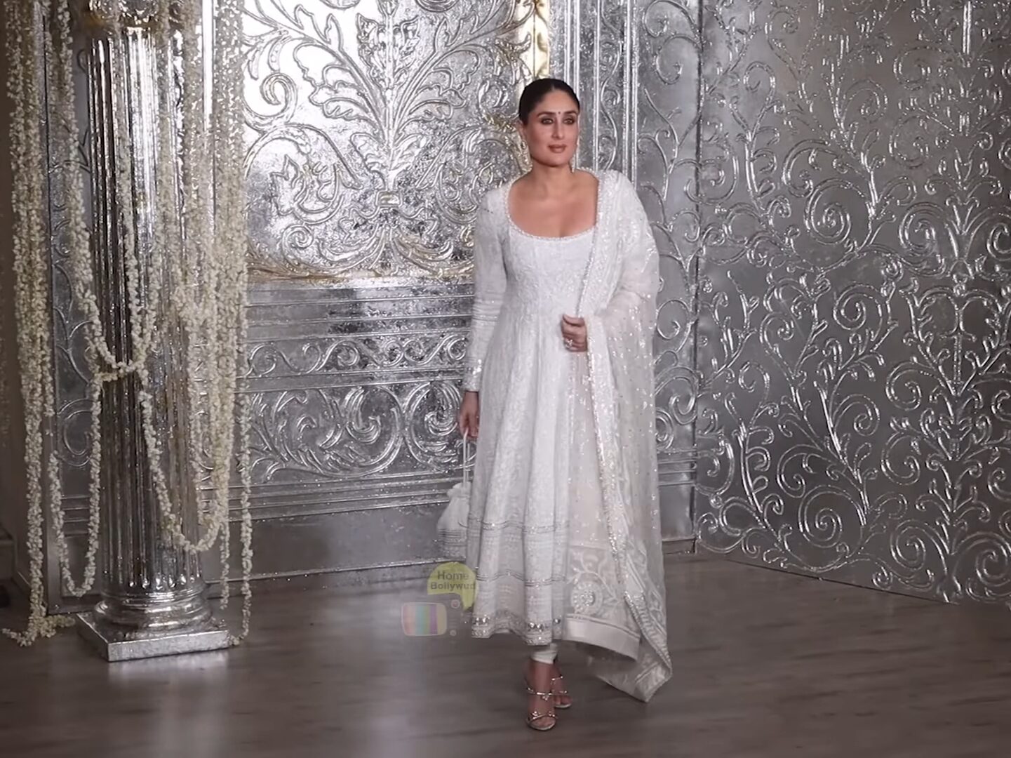 Kareena Kapoor Latest Traditional Look